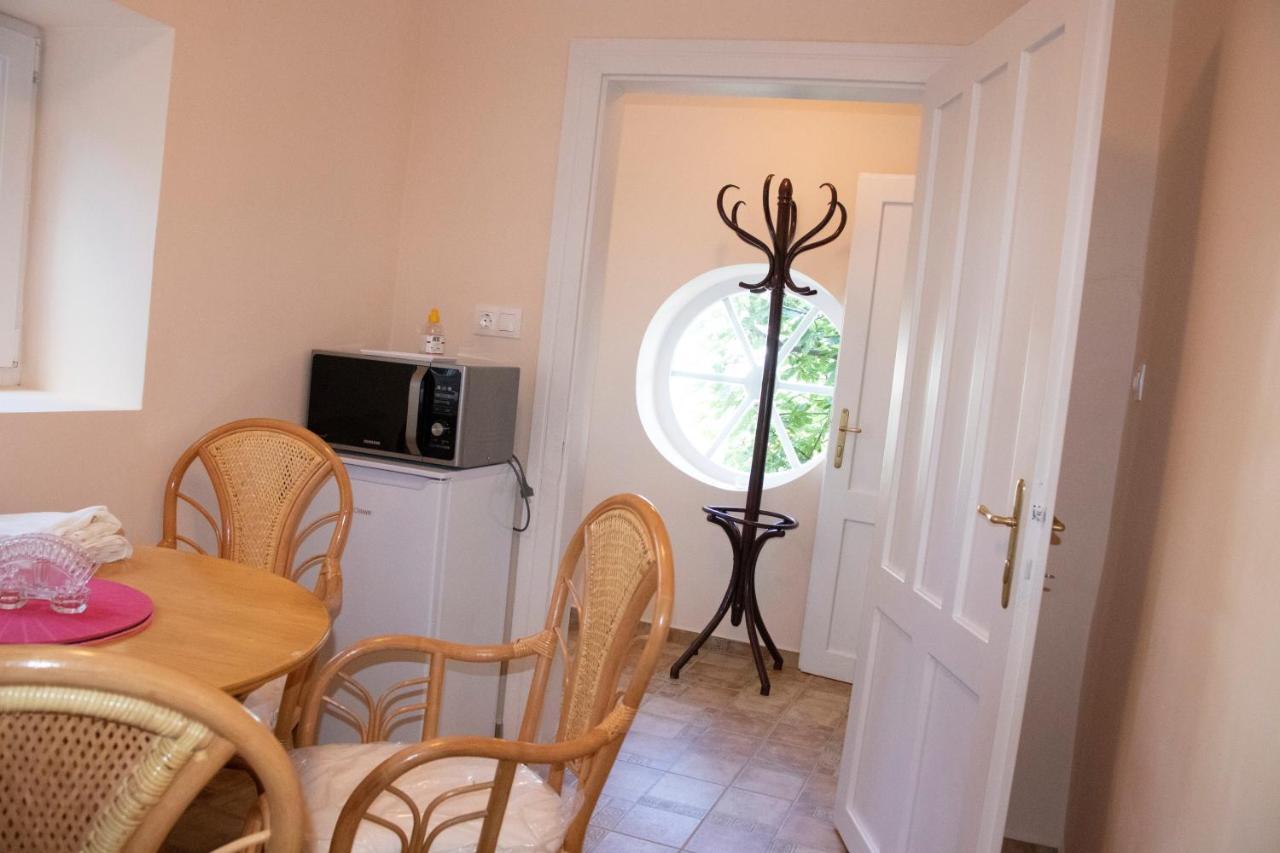 Gyoengyoem Apartman Balatonalmádi Exterior foto